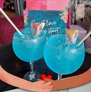 Meet your Posher, Elise